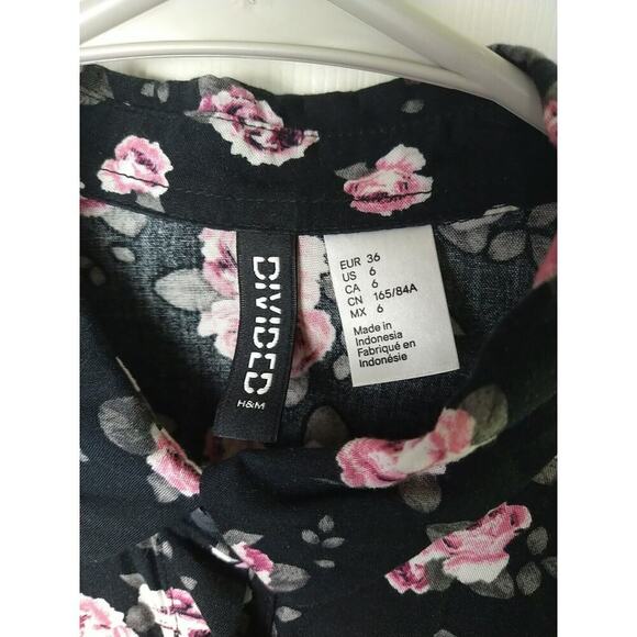 Divided Black Pink Rose Collared Button Roll Tab Sleeve Blouse. Size 6 - Picture 4 of 7